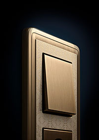 Блок: выключатель и розетка Gira ClassiX Art. Цвет: бронза/кремовый