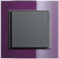 Gira Event Clear. Цвет рамки: Фиолетовый; Цвет вставки и клавиши: Антрацит