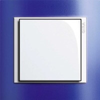 Gira Event Opaque. Цвет рамки: Синий; Цвет вставки и клавиши: Белый глянцевый