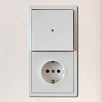 Блок: выключатель и розетка, Gira F100, Цвет:Белый глянцевый