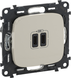 Розетка USB type-C, 3.0А
Valena Allure,  USB type-C 5V,  двойная,   цвет - слоновая кость,  пластмасса,  755346,  7 553 46,  Legrand
 - PULSAL.RU