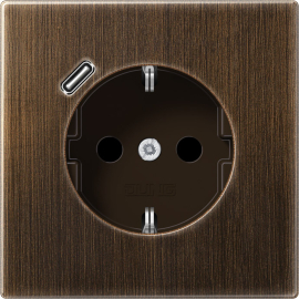 Розетка USB C с электрической розеткой
LS 990,  LS-design,  FD-design,  USB type-C 5V,  Электр. с USB,  одинарная,   цвет - латунь античная,  металл,  ME1520-18CAT,  ME 1520-18 C AT,  JUNG
 - PULSAL.RU